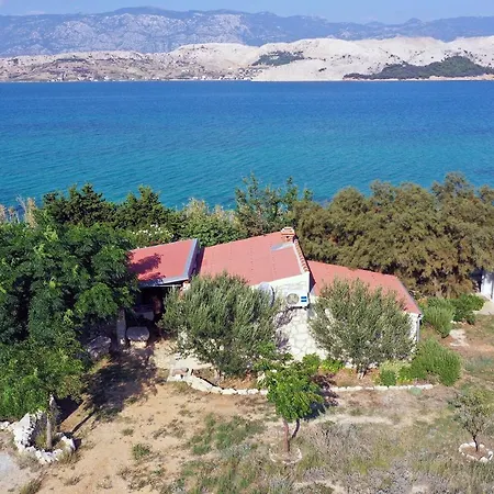 בית נופש House Tomislav