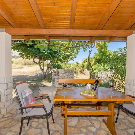 בית נופש House Tomislav