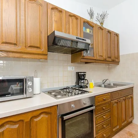 House Tomislav Колан