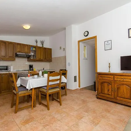 House Tomislav Holiday home *